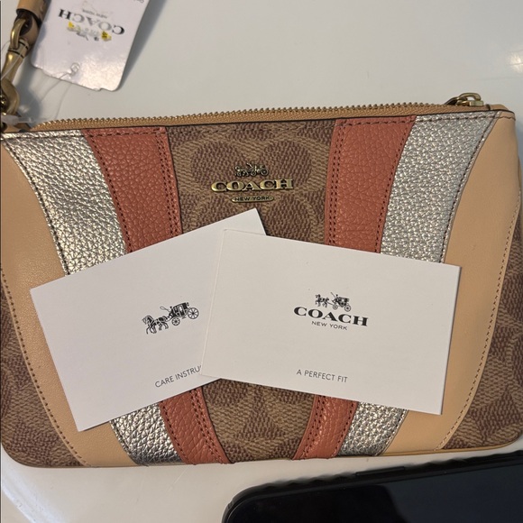 Coach Wristlet/Bag Signature Patchwork Gold, Khaki, Tan NWT - Picture 8 of 11